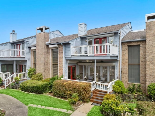 property at 2601 S Broadway St