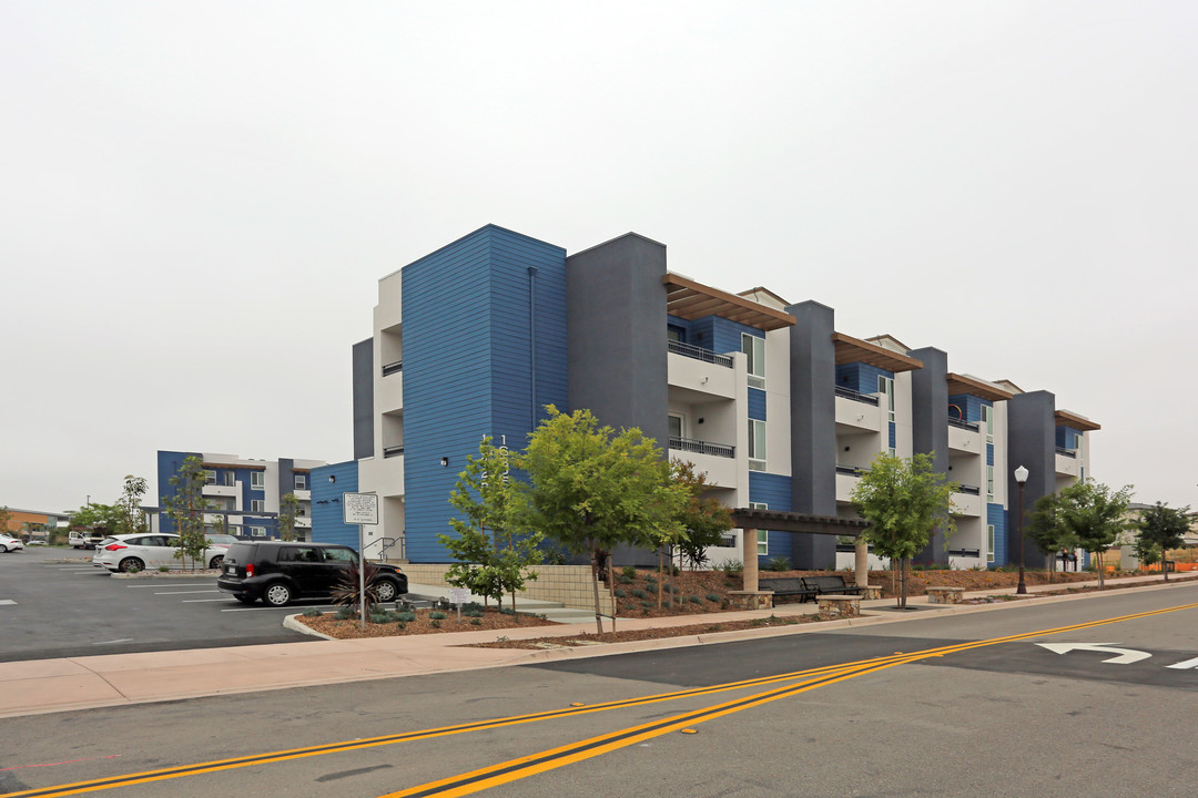 Fairbanks Terrace in San Diego, CA - Foto de edificio