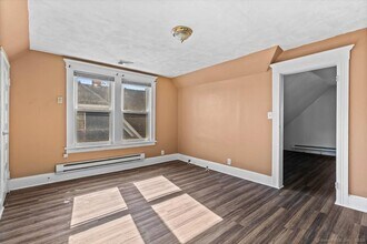 737 Laurel Ave in Bridgeport, CT - Building Photo - Building Photo