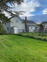 1076 Clinton Ave in Benton, ME - Building Photo - Building Photo