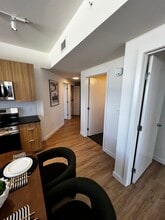 941 E 28th St, Unit B1 in Hialeah, FL - Foto de edificio - Building Photo