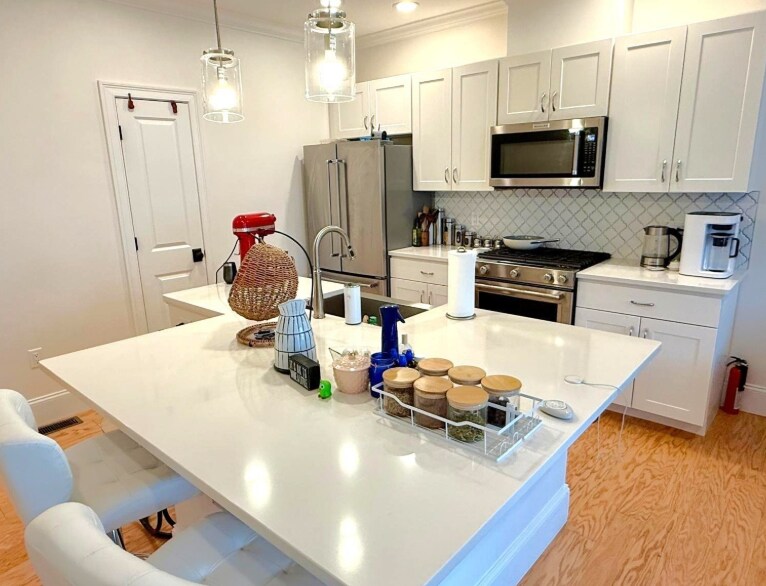 7 Lily Pond Ln in Lexington, MA - Building Photo