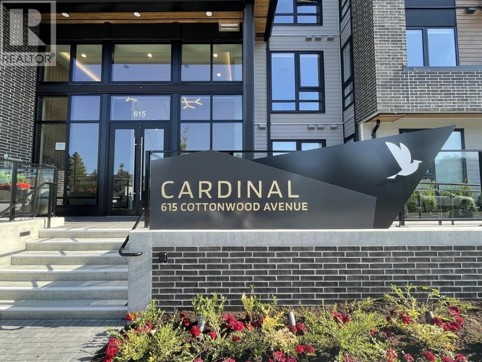 615 Cottonwood Ave in Coquitlam, BC - Building Photo