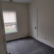 149 Cedar St, Unit #2 in Wellesley, MA - Foto de edificio - Building Photo