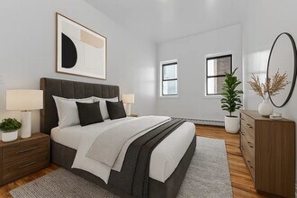 220 W Houston St in New York, NY - Building Photo - Building Photo