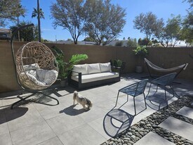 1350 S Greenfield Rd in Mesa, AZ - Building Photo