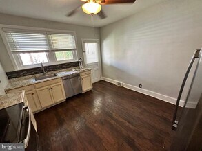 744 Roosevelt Ave in Norristown, PA - Building Photo - Building Photo
