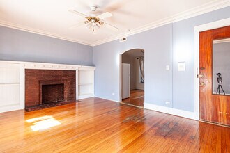 910 W Belle Plaine Ave, Unit 2F in Chicago, IL - Building Photo - Building Photo