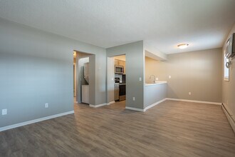 The Neighborhood at Englewood in Grand Rapids, MI - Building Photo - Interior Photo