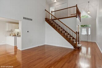 2852 Alandale Cir in Naperville, IL - Foto de edificio - Building Photo