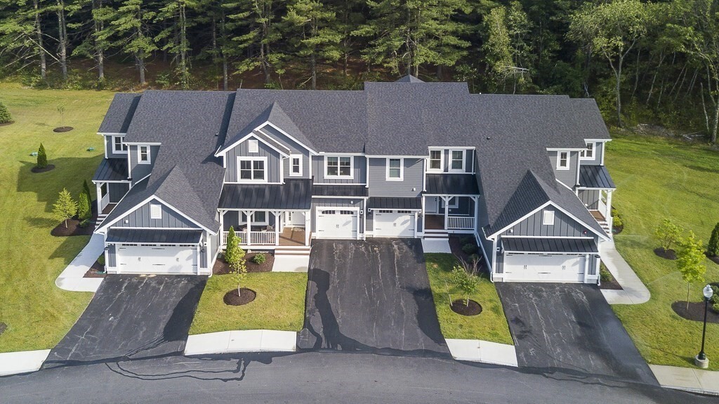 19 Lily Pond Ln in Lexington, MA - Building Photo