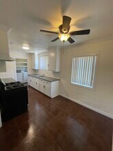 17238 Vanowen St in Van Nuys, CA - Building Photo - Building Photo