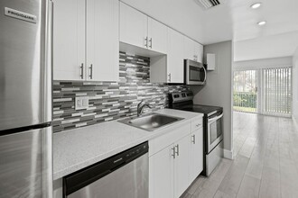 Harbor Beach House Apartments in Fort Lauderdale, FL - Building Photo - Interior Photo