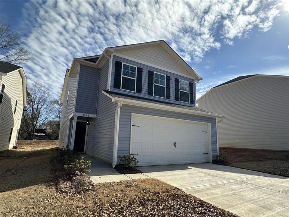 1223 Dodd St in Shelby, NC - Building Photo