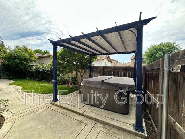 5115 W Pianosa Ave in Visalia, CA - Building Photo - Building Photo