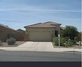42783 W Kendra Way in Maricopa, AZ - Building Photo