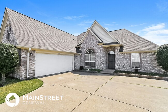 2743 Olivia Ln