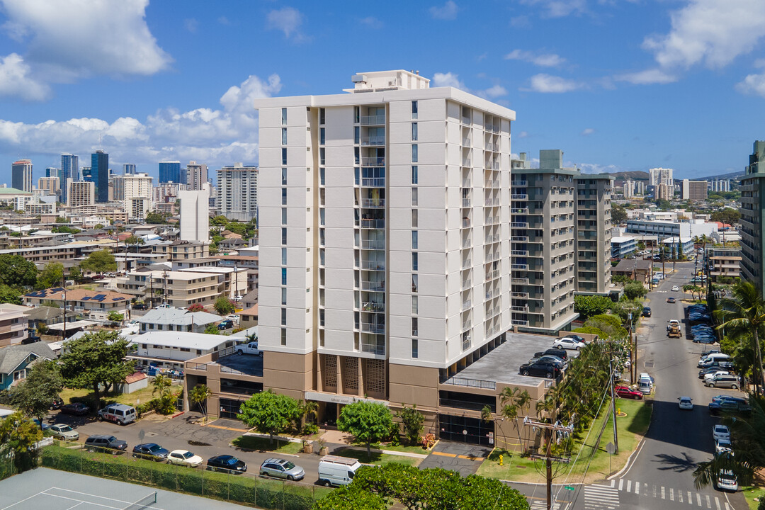 Parkland Gardens Condominiums in Honolulu, HI - Building Photo