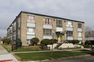 The Grove West Apartments