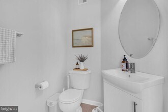 2104 Abbottsbury Way in Woodbridge, VA - Building Photo - Building Photo