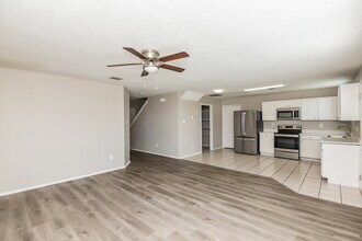 1429 Blazing Star Trail in Burleson, TX - Building Photo - Building Photo