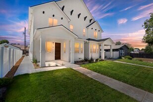 33 E Carlton Ave in Meridian, ID - Building Photo