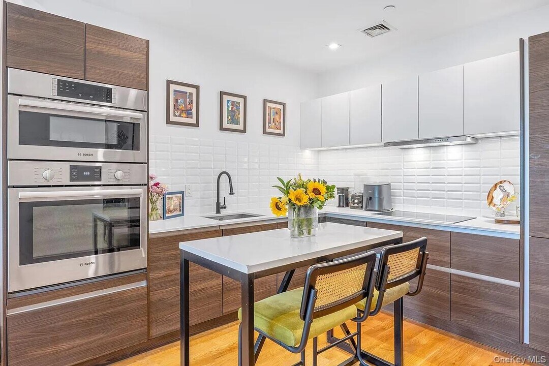 1110 Madison St in Brooklyn, NY - Building Photo