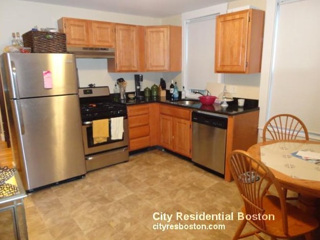 66 Middle St in Boston, MA - Building Photo - Building Photo