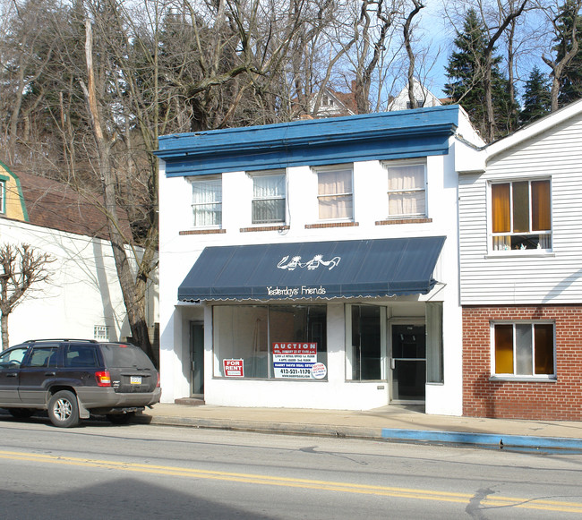 719 Allegheny River Blvd in Verona, PA - Building Photo - Building Photo