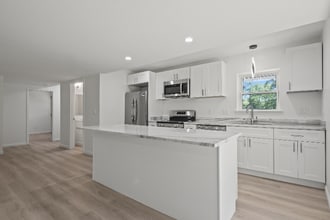 34 Cross St, Unit 34 Cross St #1 Auburn Hills MI 48326 in Auburn Hills, MI - Building Photo - Building Photo