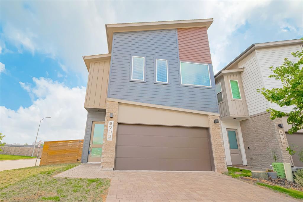 5703 Pampero Ln in Houston, TX - Building Photo