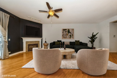 property at 1601 W Altgeld St