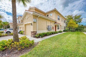 8382 Enclave Way in Sarasota, FL - Building Photo - Building Photo