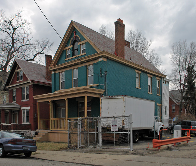 511 Hickman Ave in Cincinnati, OH - Building Photo - Building Photo