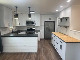 2727 Florann Dr in Fitchburg, WI - Building Photo