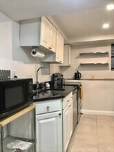 59 Brighton Ave, Unit B in Boston, MA - Foto de edificio - Building Photo