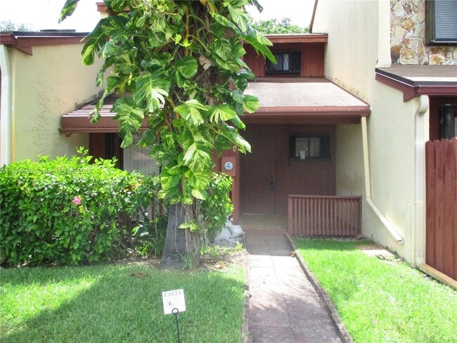 property at 424 SE 11th Terrace
