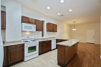 885 N Marshfield Ave in Chicago, IL - Building Photo - Building Photo