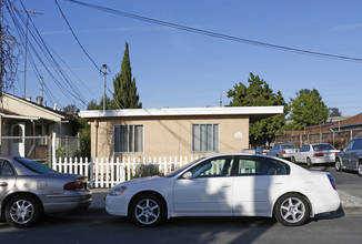 1017 Chestnut St in San Jose, CA - Building Photo - Building Photo