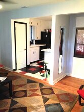 1810 W St Johns Ave in Austin, TX - Building Photo - Building Photo