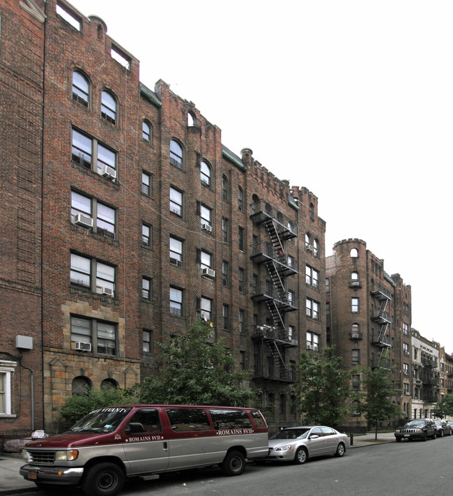 205 E 17th St in Brooklyn, NY - Building Photo - Building Photo