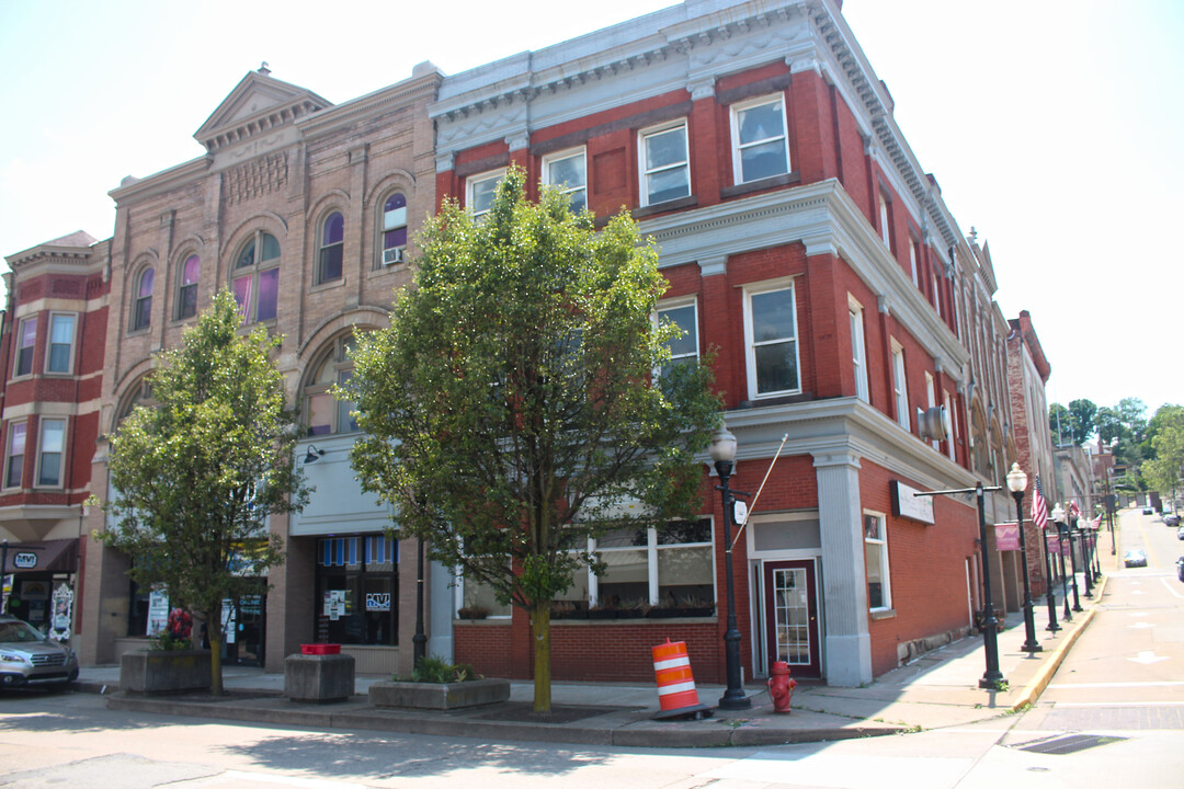 Fifth Street Place Apartments in Charleroi, PA - Building Photo