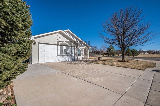 842 Edna Way in Pueblo, CO - Building Photo - Building Photo