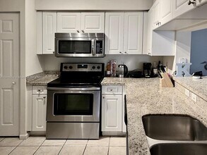 17100 N Bay Rd, Unit PH1912 in Sunny Isles Beach, FL - Building Photo - Building Photo