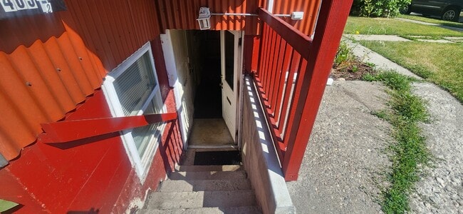 property at 405 S 12th Ave
