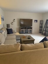 62 Cavendish Dr in Ambler, PA - Foto de edificio - Building Photo