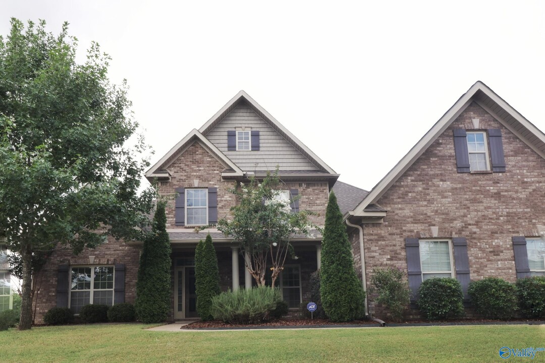 101 Mill Ridge Dr in Madison, AL - Foto de edificio