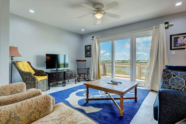 1411 New River Inlet Rd in North Topsail Beach, NC - Foto de edificio - Building Photo