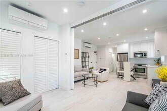 960 Jefferson Ave in Miami Beach, FL - Foto de edificio - Building Photo