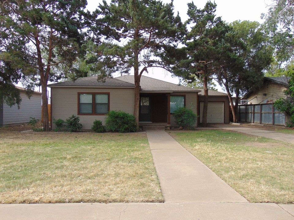 2605 33rd St in Lubbock, TX - Building Photo